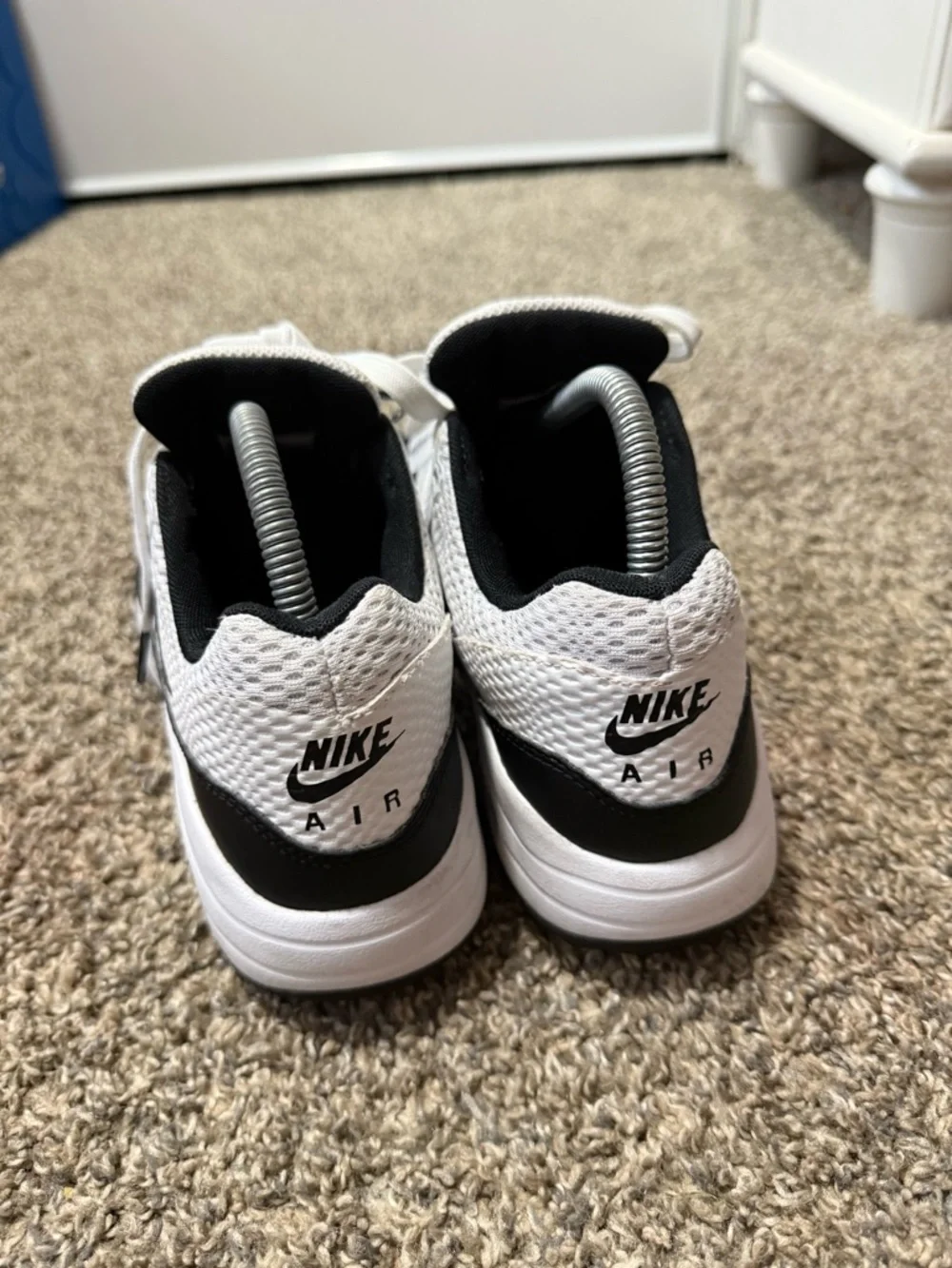 Nike Men’s White and Black Air Max Sneakers - Picture 5 of 8